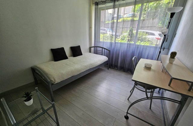 Charming room with kitchenette