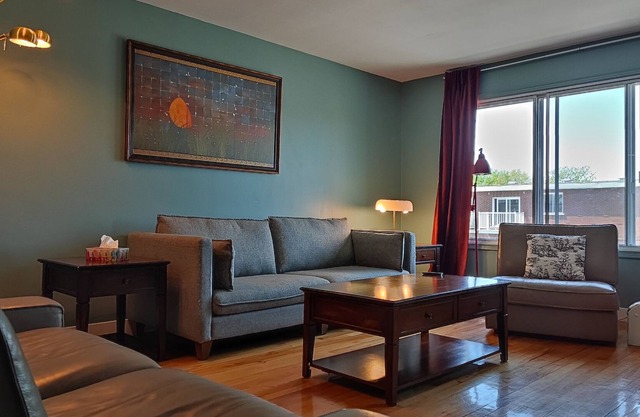 Charming, Serene & Conveniently Located Apartment