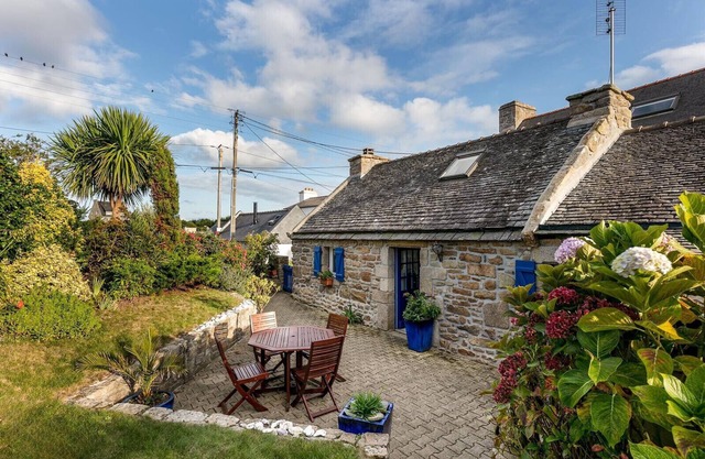 Charming stone house with ocean view