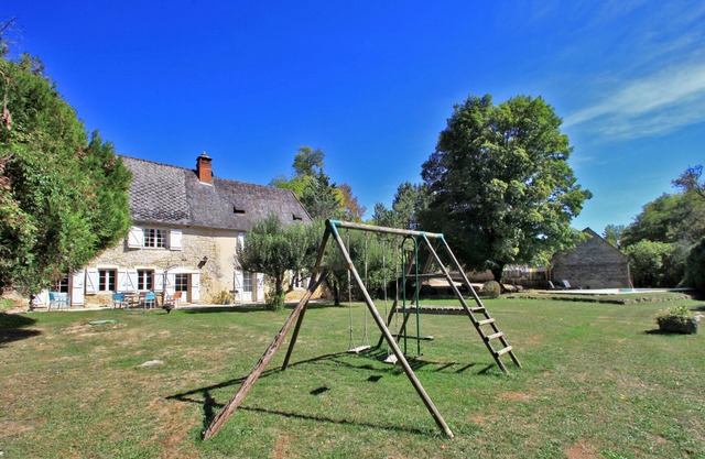 Charming Stone House between Sarlat and Montignac Lascaux IV
