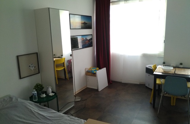 Charming studio 100 meters from the old port.