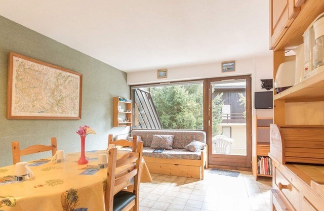 Charming Studio with Garden, Sleeps 4, South-Facing in Serre-Chevalier