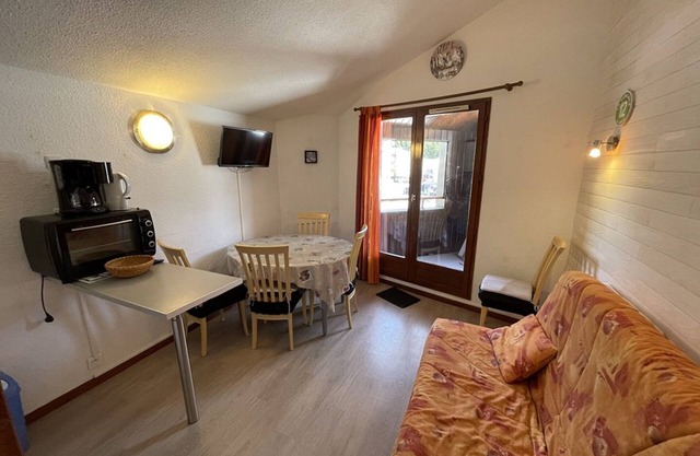 Charming T2 cabin in Le Lioran, southeast balcony, 4 people