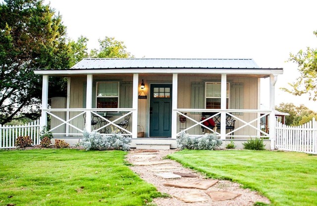 Charming Texas Hill Country Cottage near Austin for Romantic Getaways in Texas