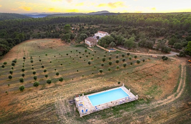 Charming "truffle" country gite on 17Ha estate