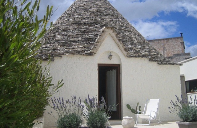 Charming trullo with private garden situated near the city center