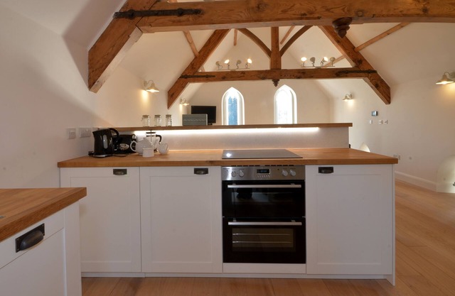 CHARMING VICTORIAN CHAPEL IN POCKLINGTON. EAST YORKS QUIET LOCATION WiFi PARKING