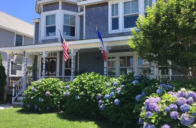 Charming Victorian Sunday-Sunday Rental