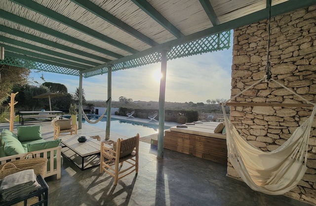 Charming villa with pool and clear view of the nature