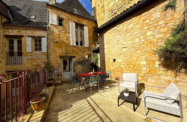 Charming village house nestled in a busy medieval village of Black Périgord