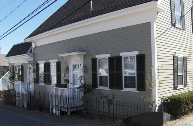 Charming West End 1 Bd 1st Fl - Steps to Beach - With Private Parking