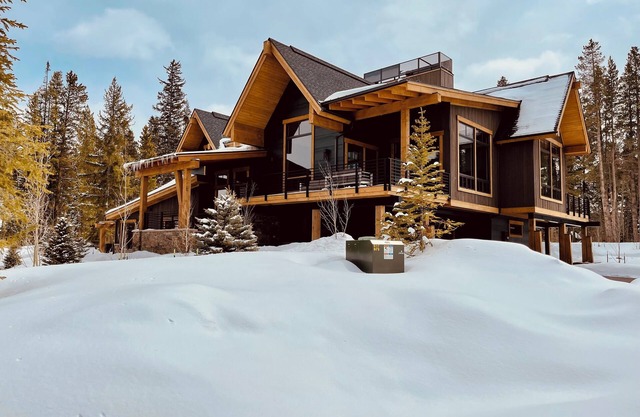 Chateau Breck: Spacious 4BR townhome in Breckenridge with stunning mountain views!