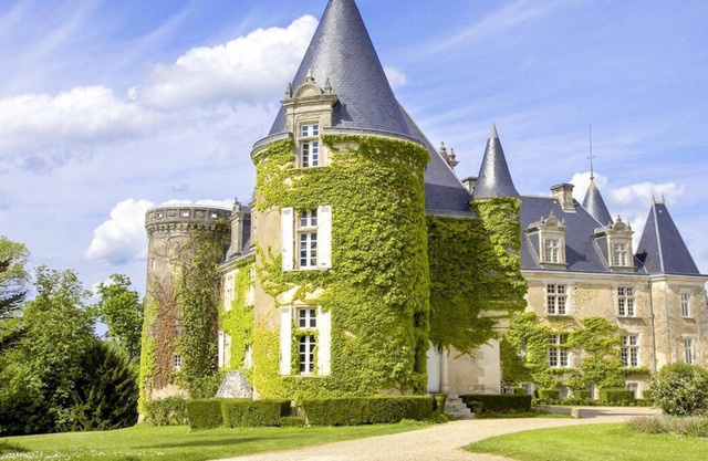 Chateau Du Campe - Seventeen Bedroom Castle, Sleeps 48