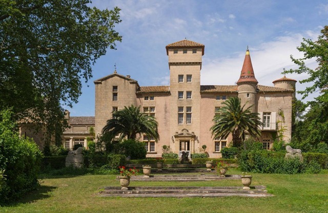 Chateau De Valombreuse
