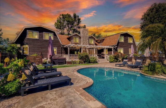 Chateau Syrah by AvantStay | Picturesque Estate w/Pool, Hot Tub & Pickleball