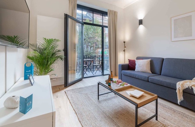 Chatelain III - One Bedroom Apartment, Sleeps 4