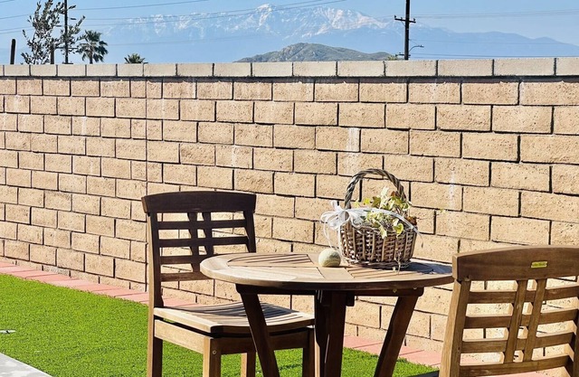 Cheerful 4bed2bath single story home w/park trails