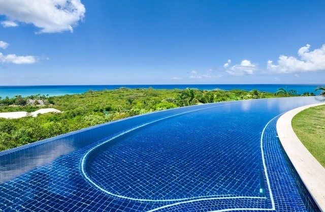 Chef included by Fantasia Villas: Villa Sandyline