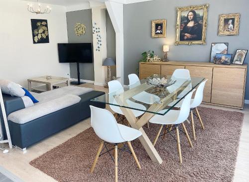 Chez Clém - 3 chambres - garage privé - wifi - Netflix