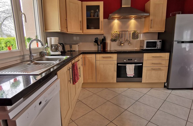 Chez DECKERVEILLANT Country house, near the sea (10 mn) and Quimper