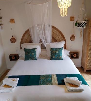 "Chez Lyly et Juju" Piscine&Sauna Calme 3chambres