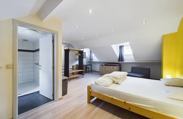 Chez Mémé chambre jaune