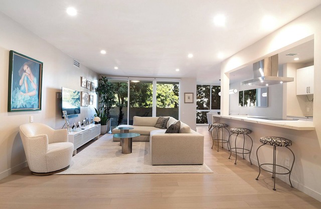 Chic 1 Bed/Bath in West Hollywood