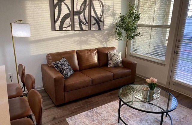Chic 1-bedroom apartment with fitness room, Pool, WiFi in fantastic Frisco