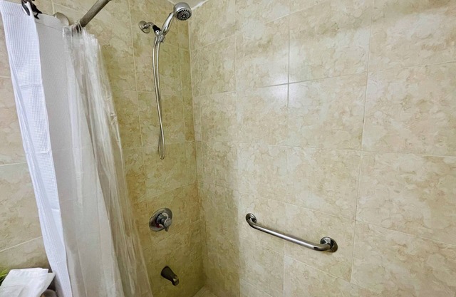 Chic 1-bedroom apartment in brilliant Miami for 3 persons