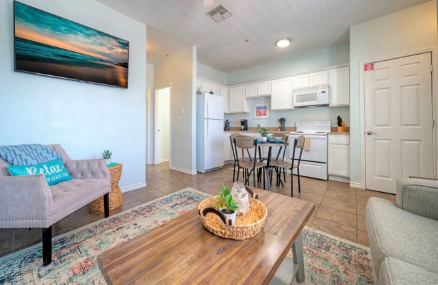 Chic 1BR Condo | Pet-Friendly, Golf Cart Zone