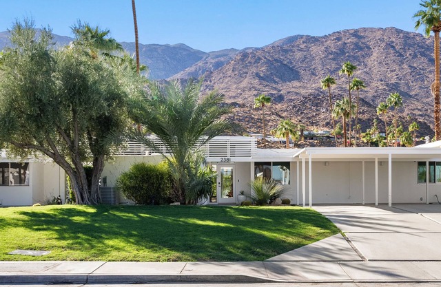 Chic 2-Bedroom Mid-Century Desert Escape