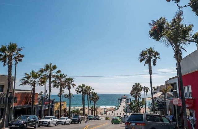 Chic 2BR Family Retreat in Manhattan Beach