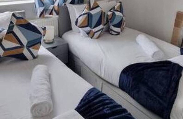 Chic 3-Bed Watford Town Center Flat - Urban Escape