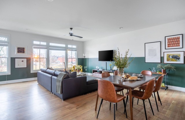 Chic 4BDR Home Near DT Nashville | Monroe