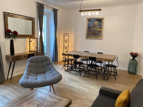 Chic and Cosy apartment GV Port Garibaldi