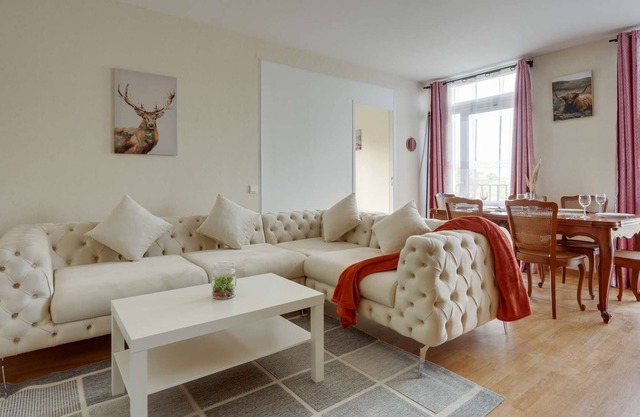 Chic and spacious apart with parking