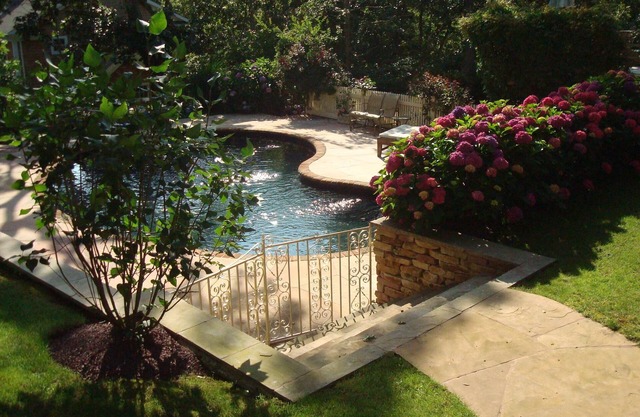 CHIC BEACH RETREAT! Walk to Desirable Barnes Landing Bay Beach