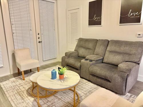 Chic Comfort Close to Everything