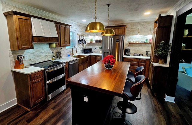 Chic Designer Getaway; Private Cul-de-Sac; Veteran-Owned