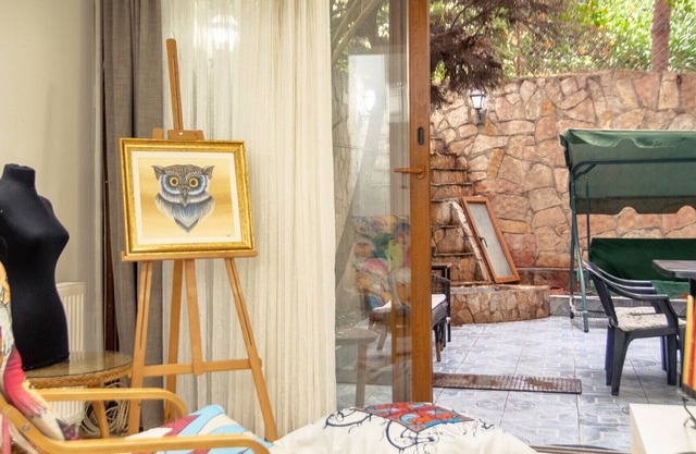 Chic Flat w Garden 7 min to Beach in Izmir