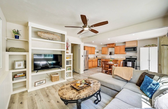 Chic La Mesa Cottage w/ Patio, Close to Trails!