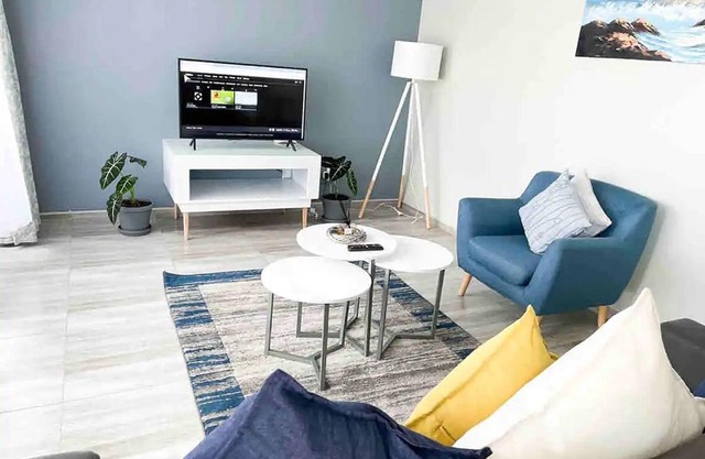 Chic Modern House on Neasden - 2085