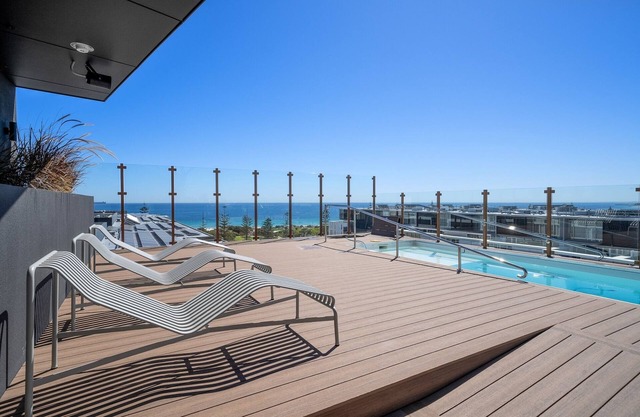 Chic Studio Stay Near Cafés and Coastline