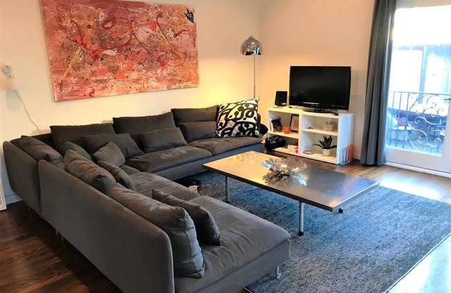 Chic Two Bedroom Beach Pad - 2 Blocks to the Beach