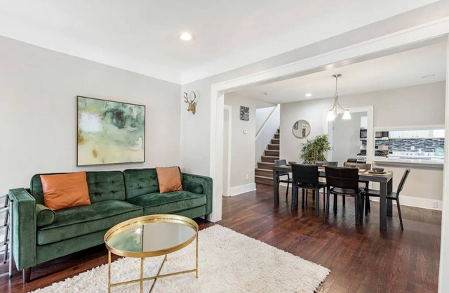 Chic & Updated Retreat Near DT Royal Oak