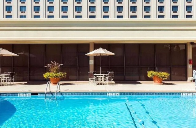 Chic Urban Escape in Atlanta – Modern Rooms for Short or Long Hotel Stays