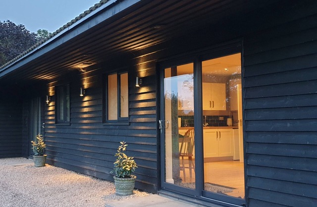 Chicken Coop, Cottage, Fishing Lakes Nr Cleethorpes, Adults Only Pet Friendly