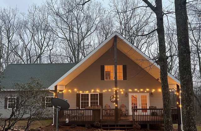 Chieftan Tribe - Seculded Family Home with Firepit and Gameroom