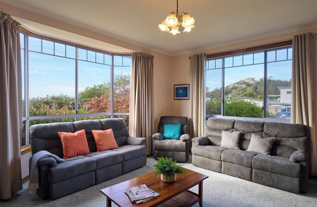 Chillax in Bicheno - Freycinet Holiday Houses