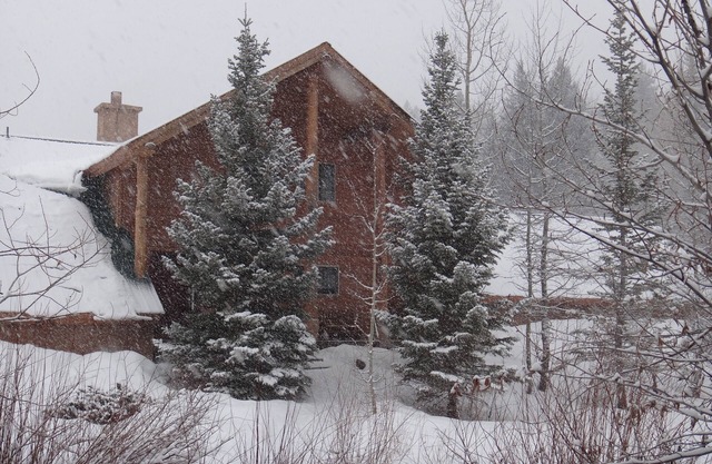Christmas rates at Columbine Lake with nearby Purgatory Ski Area.